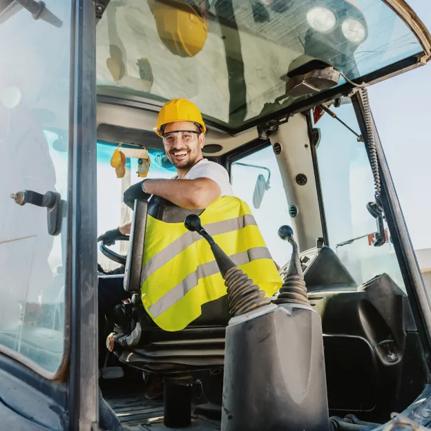 location d'engins de chantier avec chauffeur à Saujon près de Royan en Charente-Maritime 17