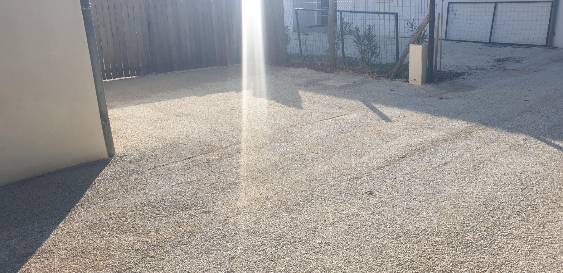 Cour en bicouche ton pierre