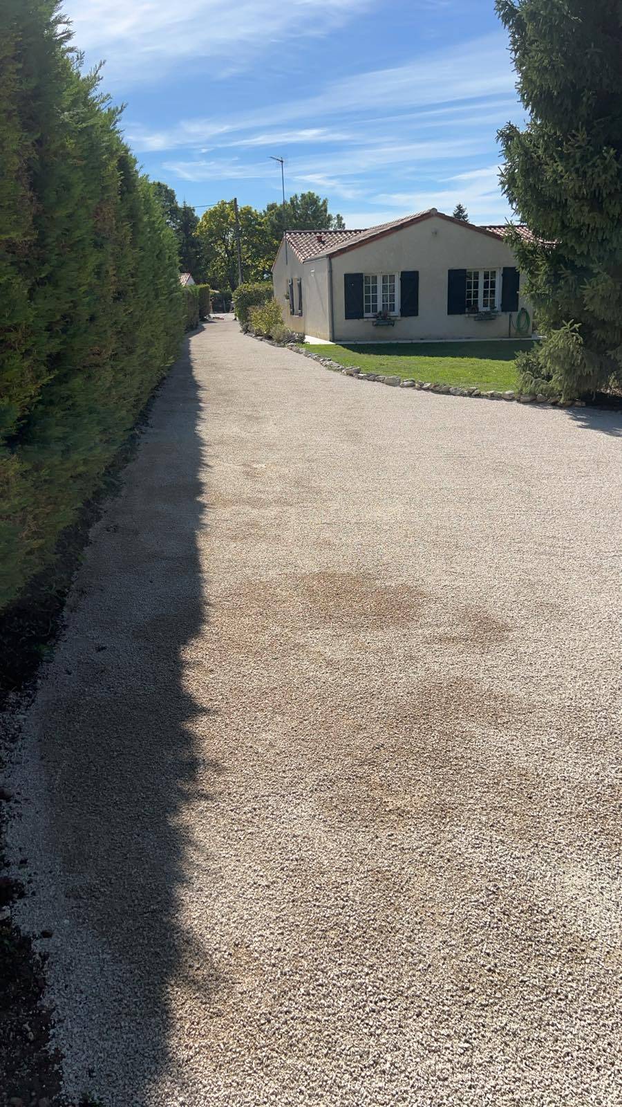 Cour en bicouche ton pierre